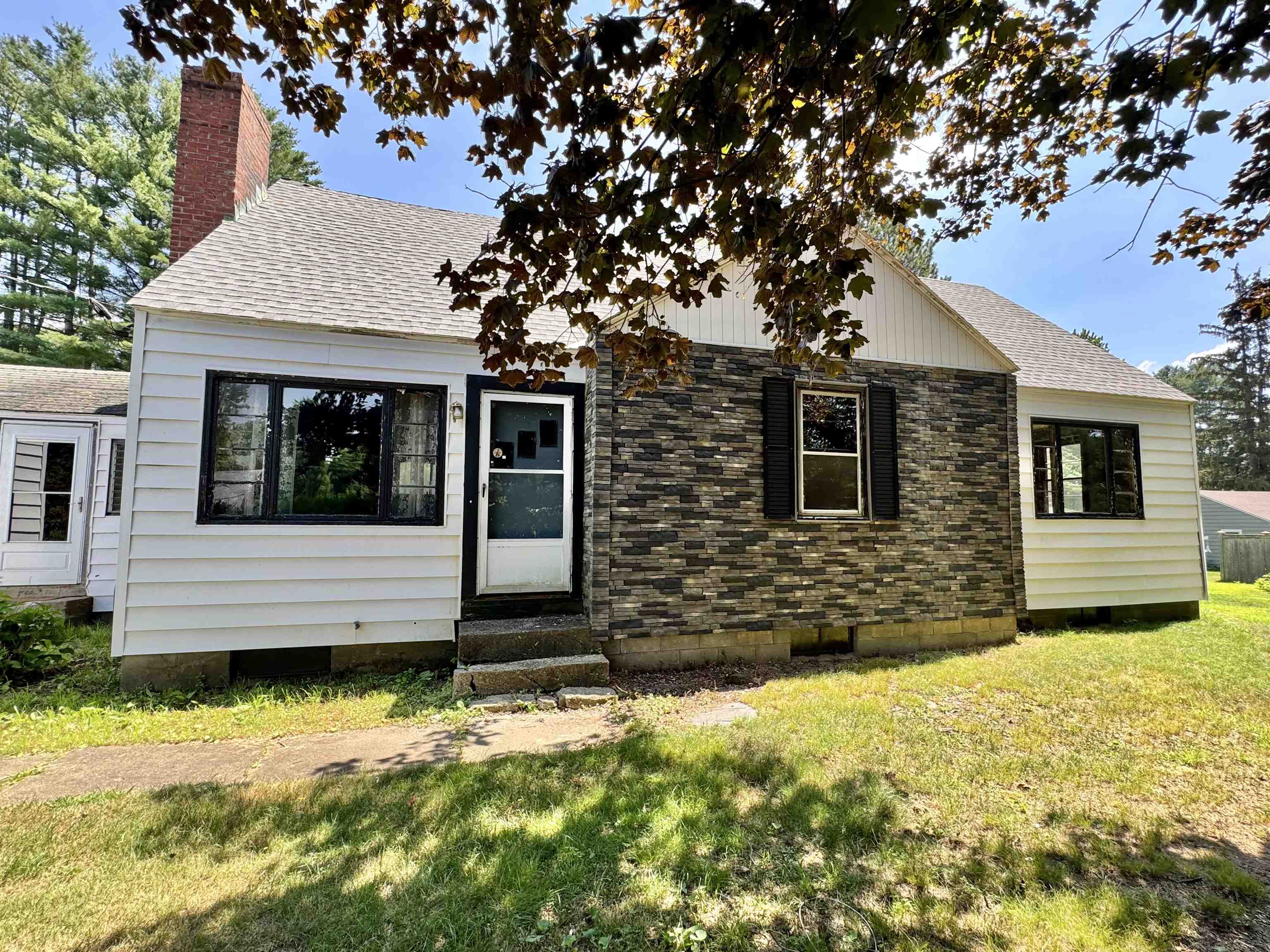 814 Brattleboro Road Hinsdale, NH 03451 - Photo 3 of 60