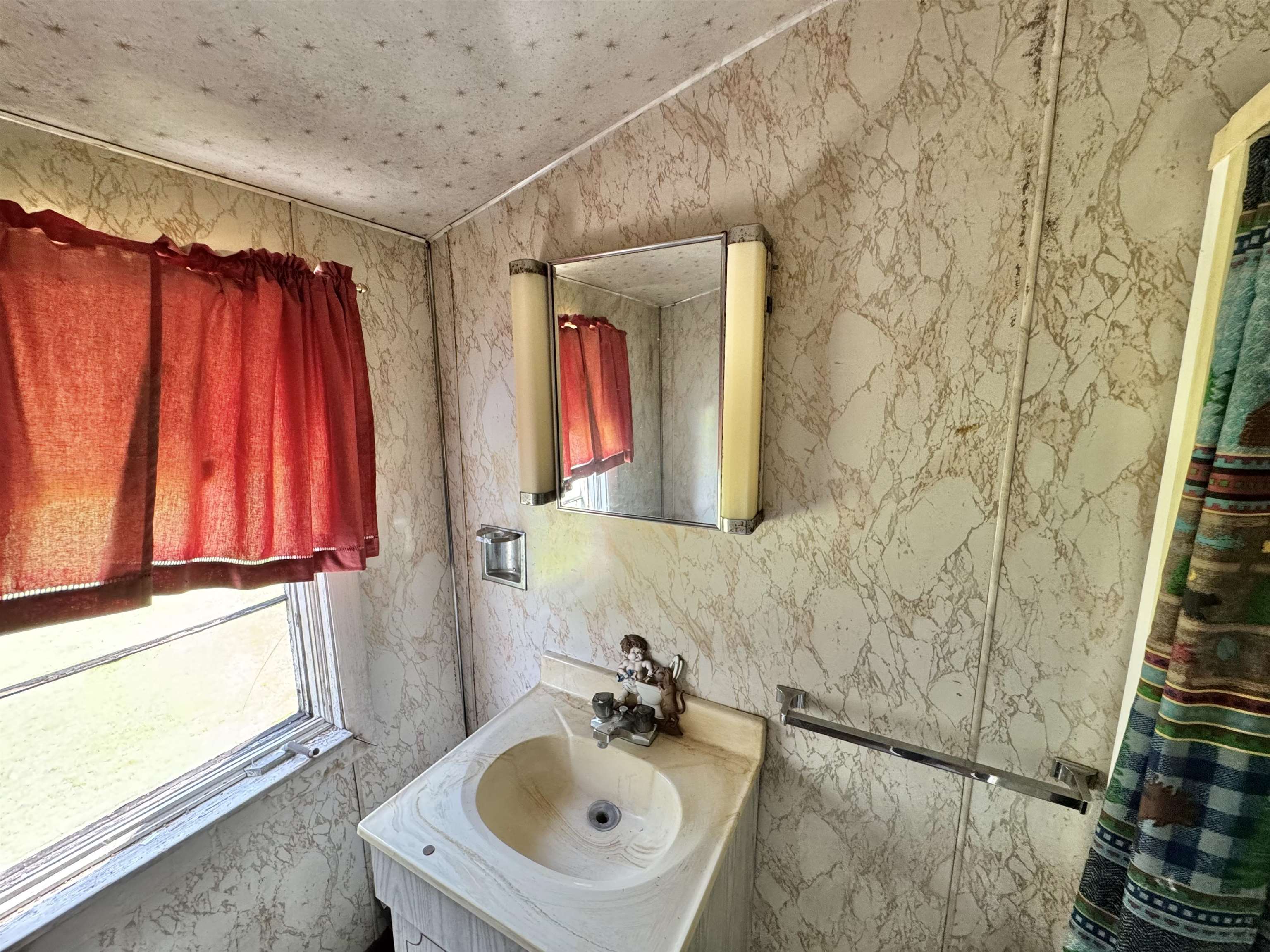 814 Brattleboro Road Hinsdale, NH 03451 - Photo 33 of 60