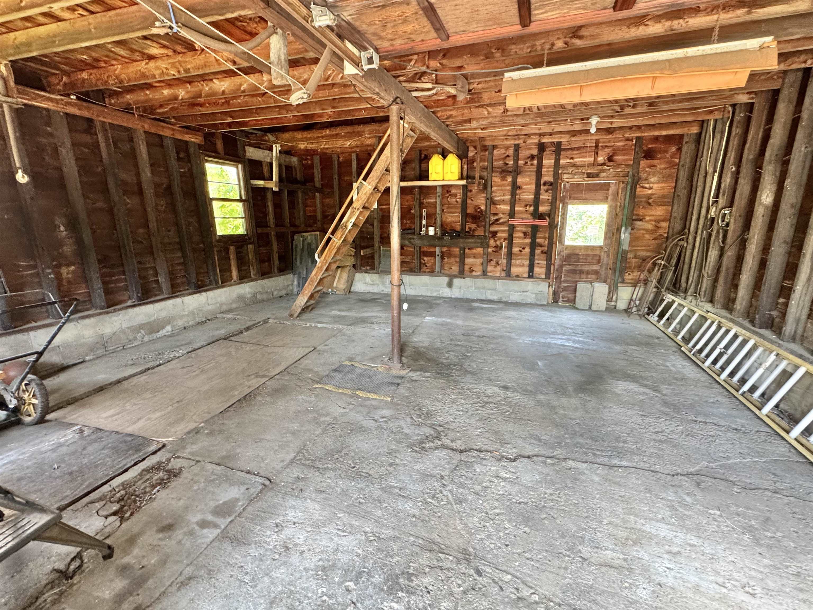 814 Brattleboro Road Hinsdale, NH 03451 - Photo 47 of 60