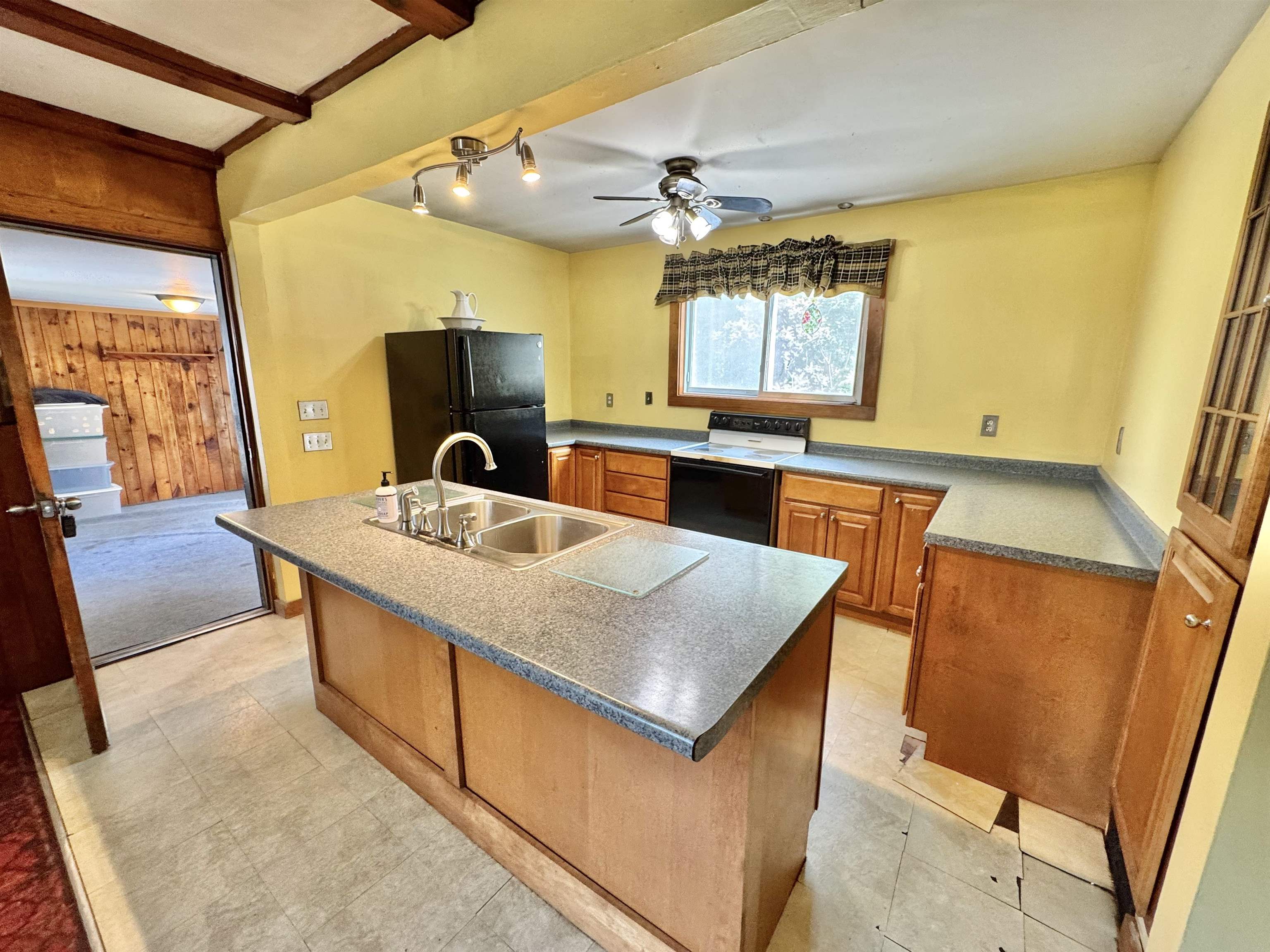 814 Brattleboro Road Hinsdale, NH 03451 - Photo 8 of 60