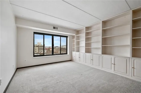 $319,900 | 363 South Highland Avenue, Unit 803, Pittsburgh, PA 15206