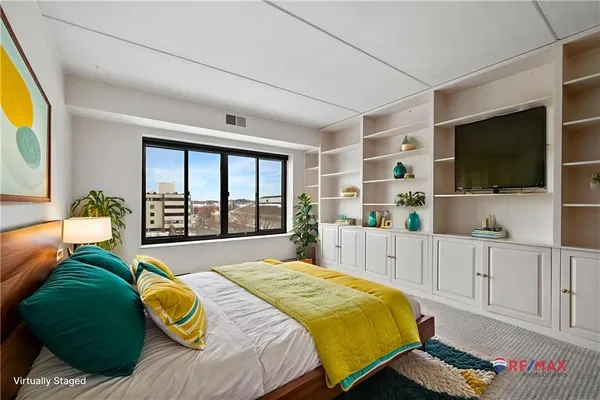 $319,900 | 363 South Highland Avenue, Unit 803, Pittsburgh, PA 15206