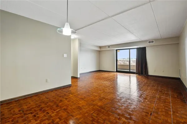 $319,900 | 363 South Highland Avenue, Unit 803, Pittsburgh, PA 15206