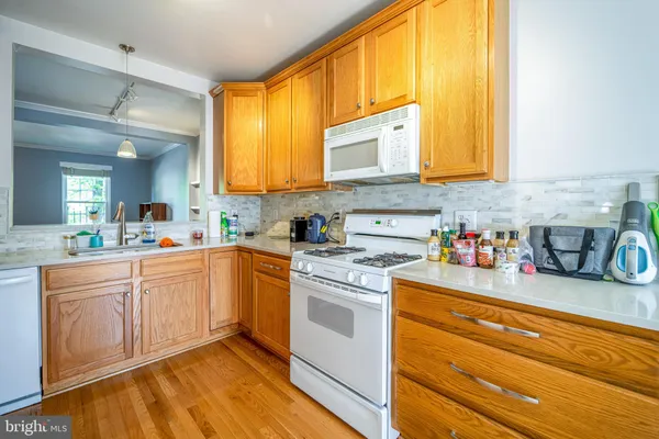 $3,600 | 702 Norfolk Lane, Unit A, Alexandria, VA 22314