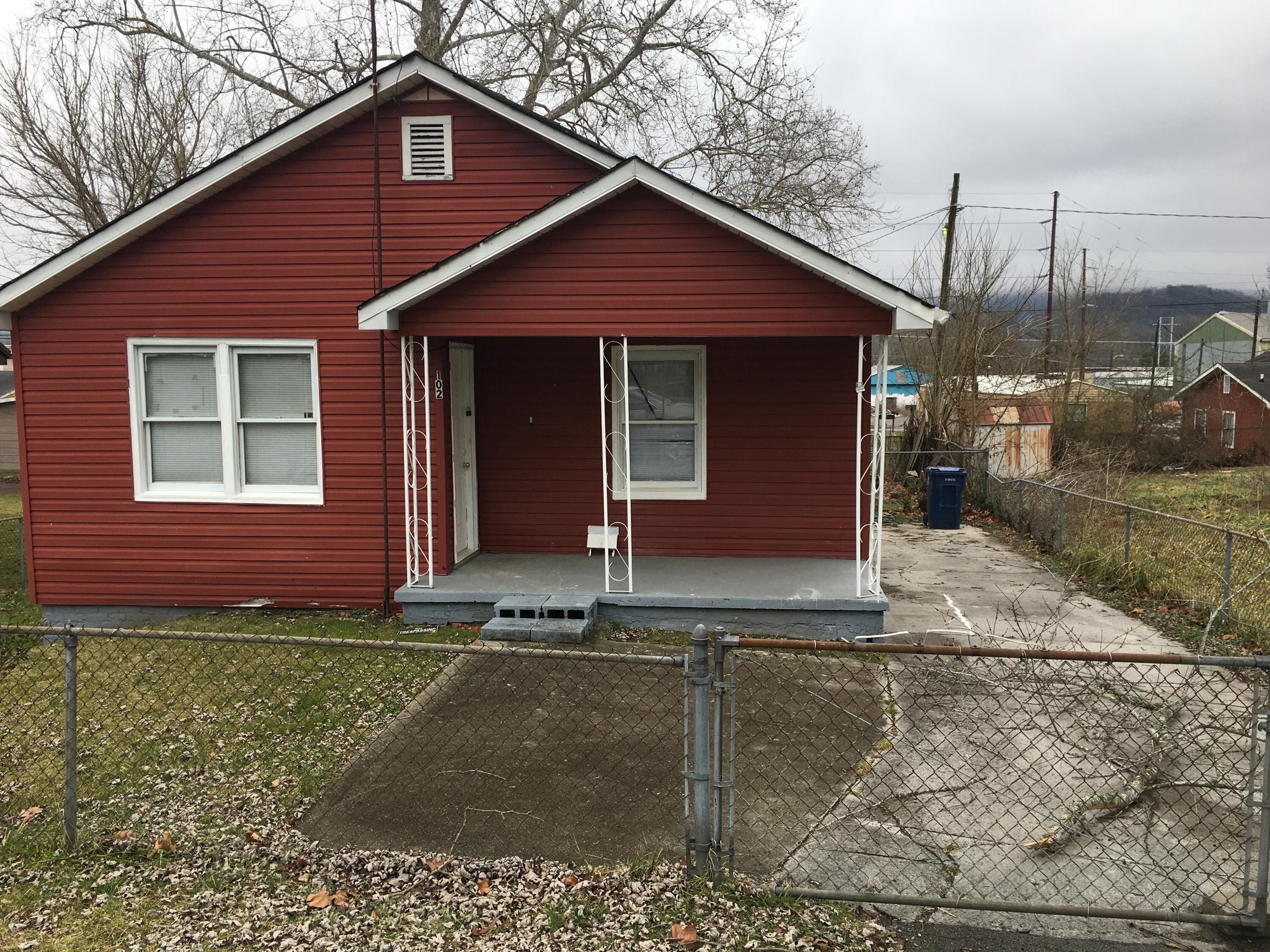 102 Ellenwood Road Middlesboro, KY 40965 - Photo 2 of 16 D5C05549-1ACB-4B07-B091-69F6B1F6B934