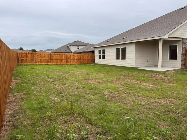 $2,500 | 3917 Oakcrest Lane, Princeton, TX 75407