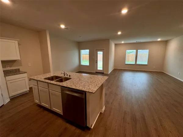 $2,500 | 3917 Oakcrest Lane, Princeton, TX 75407