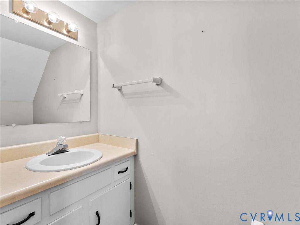 5702 Standing Oak Road Midlothian, VA 23112 - Photo 21 of 60 First level half bath
