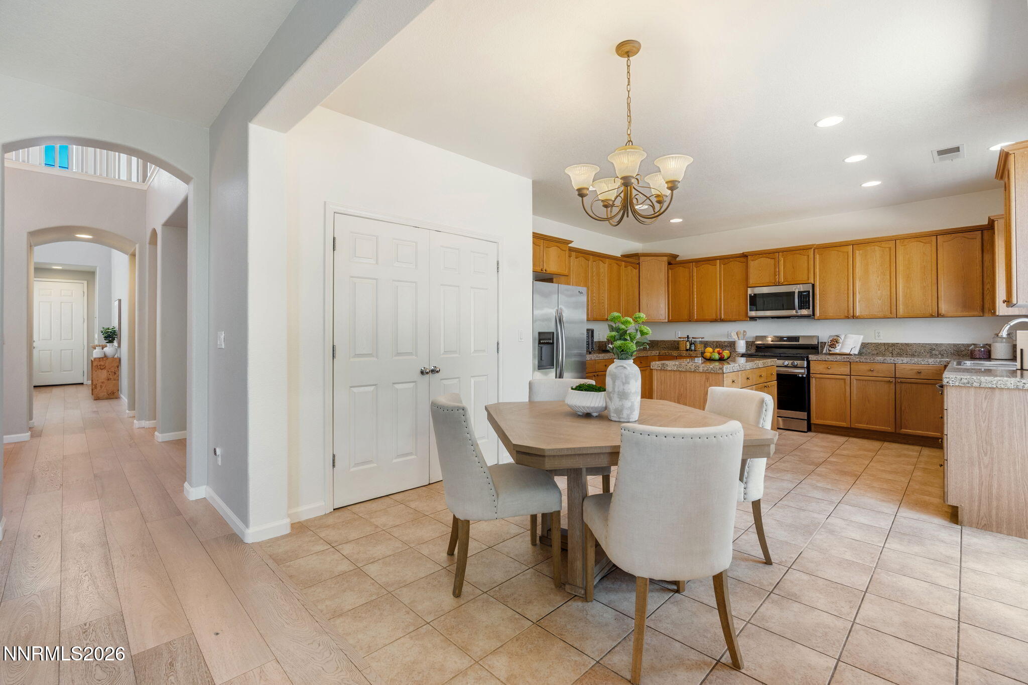 9385 Hummer Court Reno, NV 89521 - Photo 14 of 40 16-web-or-mls-DSC04307