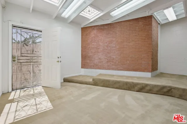 $6,750 | 5667 Heatherdale Drive, Los Angeles, CA 90043