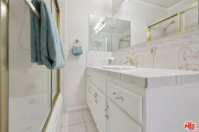 $6,750 | 5667 Heatherdale Drive, Los Angeles, CA 90043