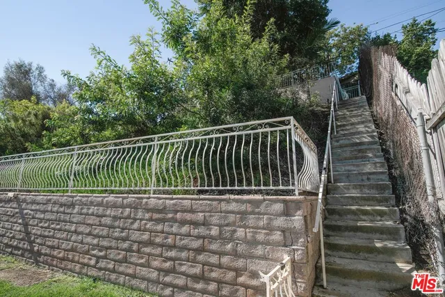 $6,750 | 5667 Heatherdale Drive, Los Angeles, CA 90043