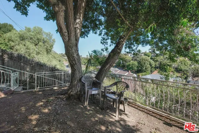 $6,750 | 5667 Heatherdale Drive, Los Angeles, CA 90043