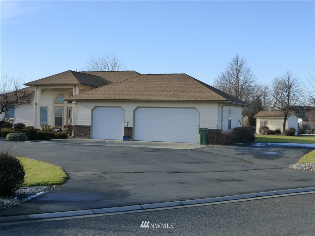 5869 Ridgeview Dr Loop Northeast Moses Lake, WA 98837 - Photo 2 of 24