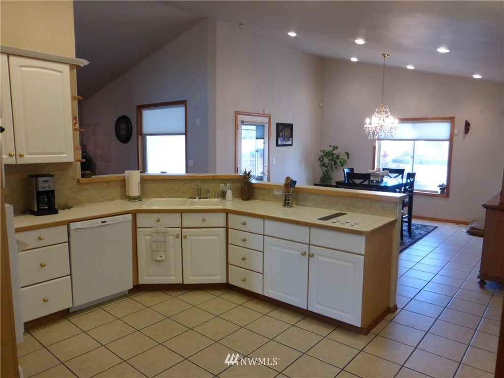 5869 Ridgeview Dr Loop Northeast Moses Lake, WA 98837 - Photo 12 of 24