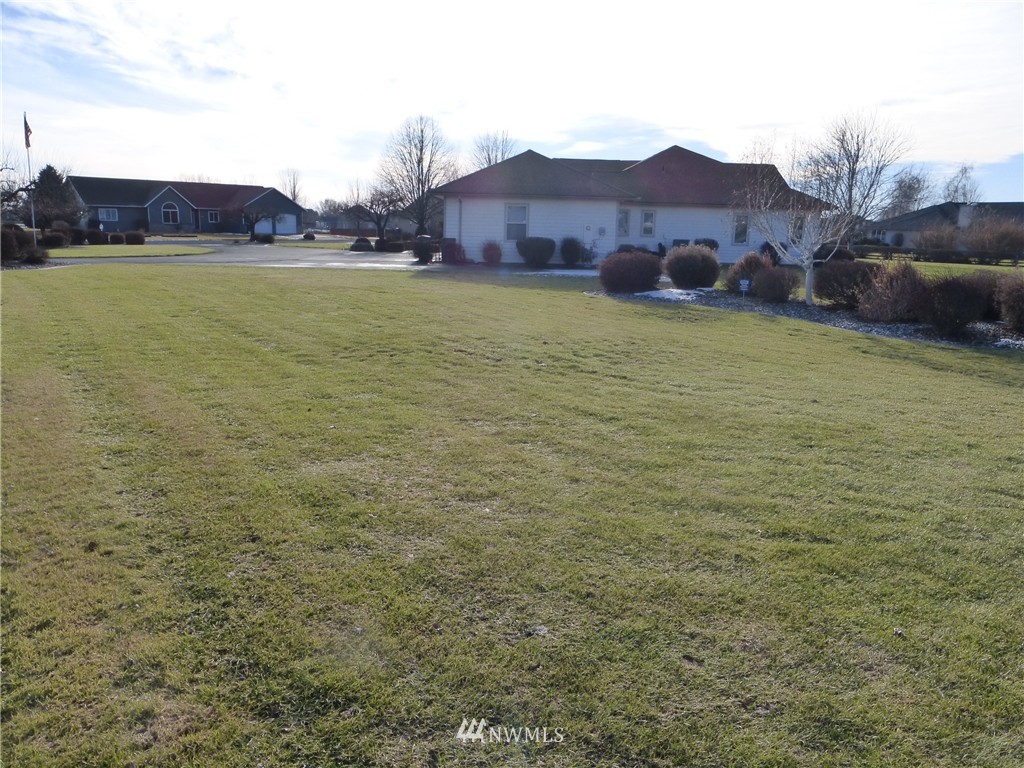 5869 Ridgeview Dr Loop Northeast Moses Lake, WA 98837 - Photo 4 of 24