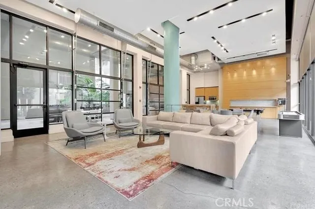 $5,500 | 133 The Promenade North, Long Beach, CA 90802