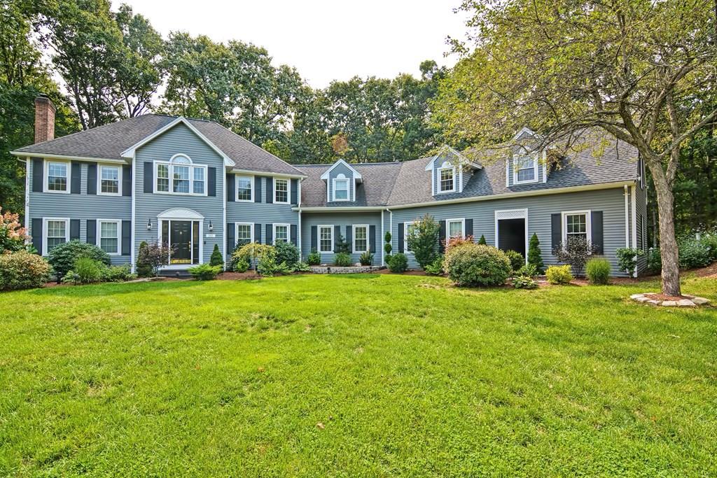 292 Candlestick Road North Andover, MA 01845 - Photo 1 of 42 Gallery Image 1