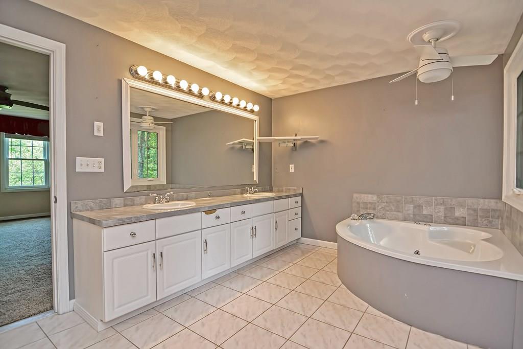 292 Candlestick Road North Andover, MA 01845 - Photo 31 of 42 Gallery Image 31