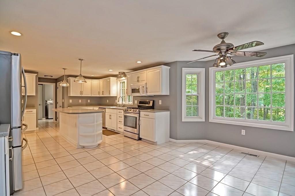 292 Candlestick Road North Andover, MA 01845 - Photo 8 of 42 Gallery Image 8