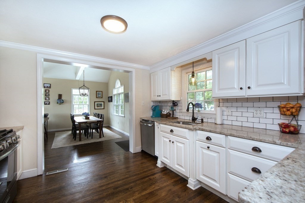 490 Hatherly Road Scituate, MA 02066 - Photo 9 of 32 Gallery Image 9