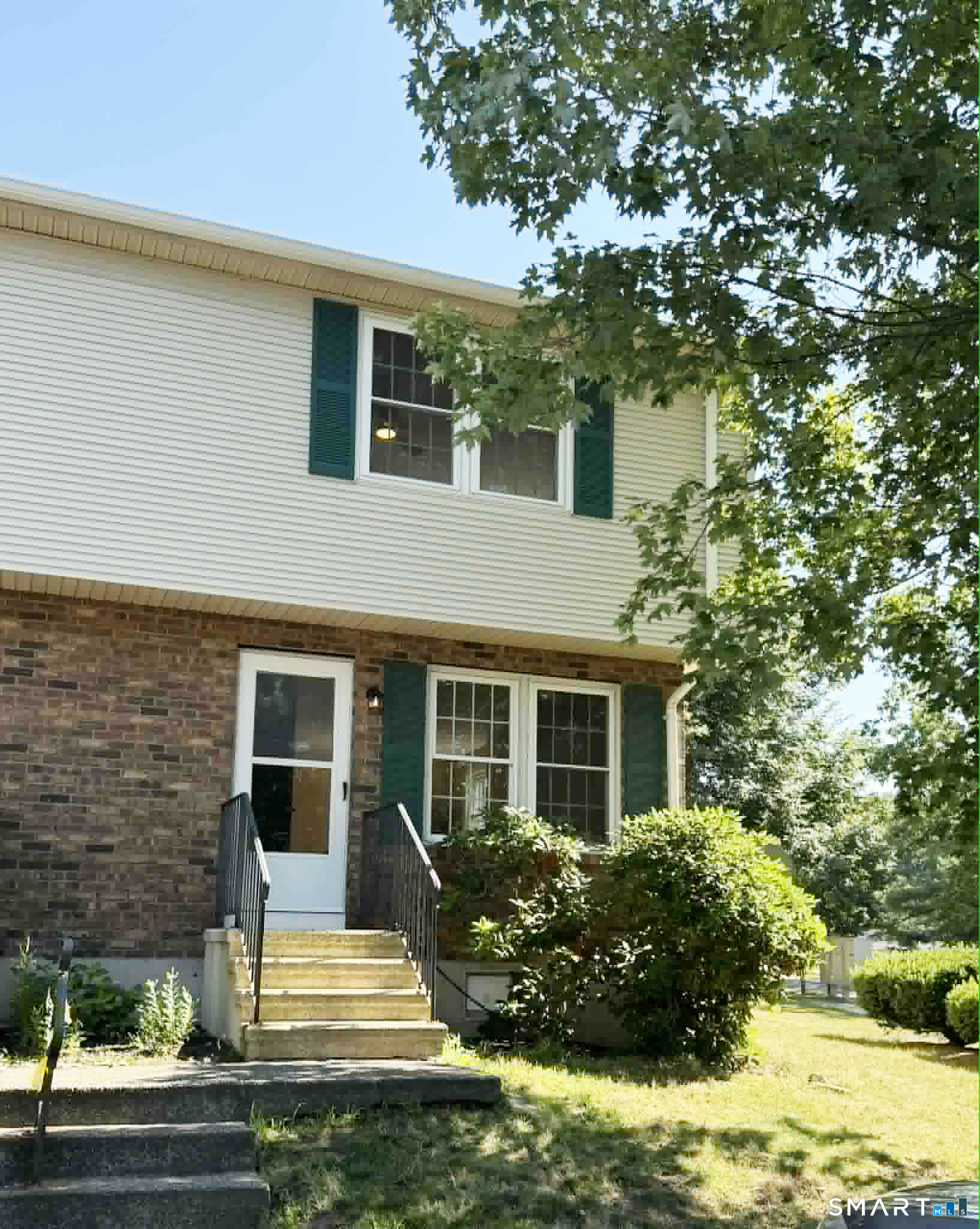 10 Countryside Lane, Unit 1 Middletown, CT 06457 - Photo 1 of 28