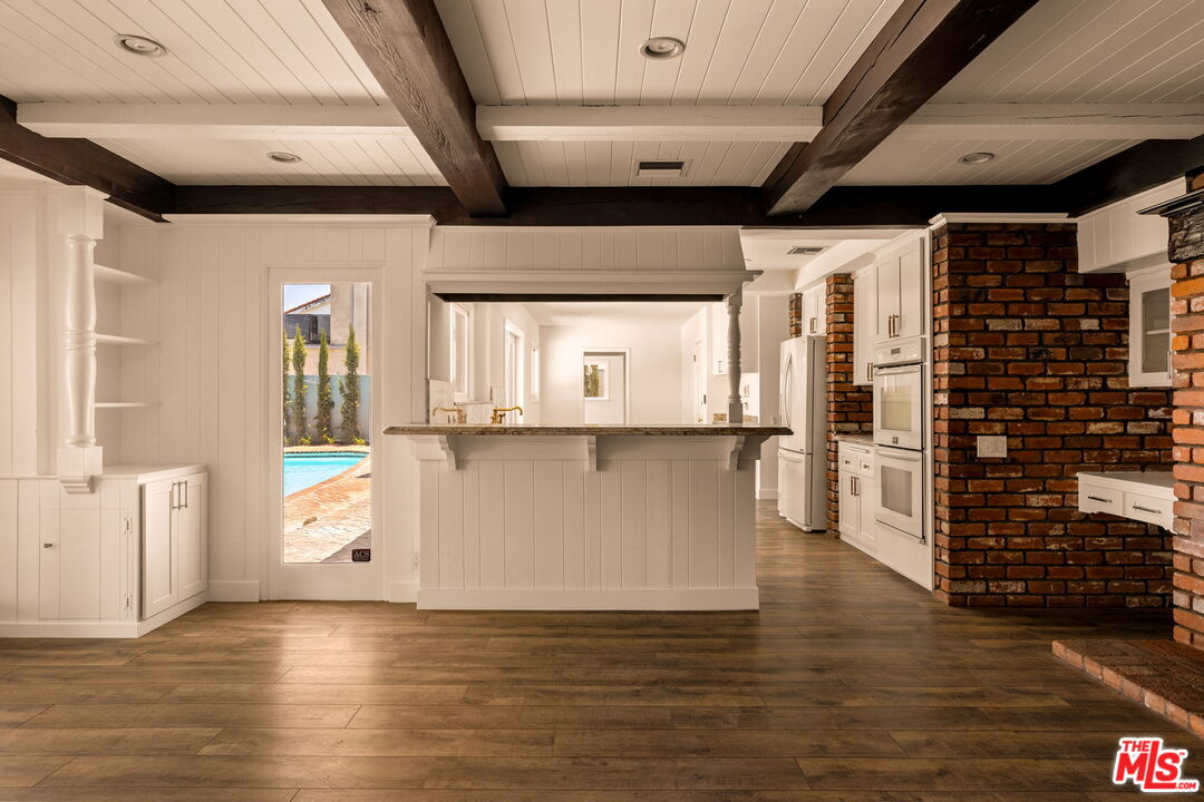 2158 Stradella Road Los Angeles, CA 90077 - Photo 11 of 28