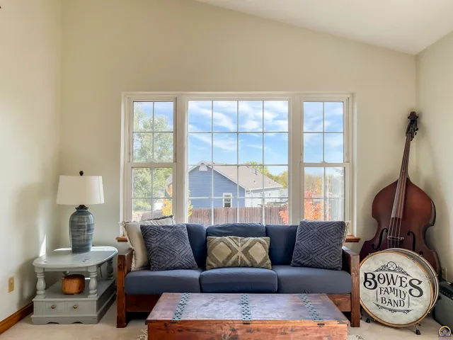 $438,000 | 1224 Pawnee Drive, St. Marys, KS 66536