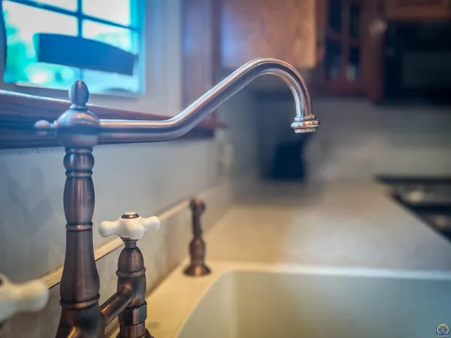 $438,000 | 1224 Pawnee Drive, St. Marys, KS 66536