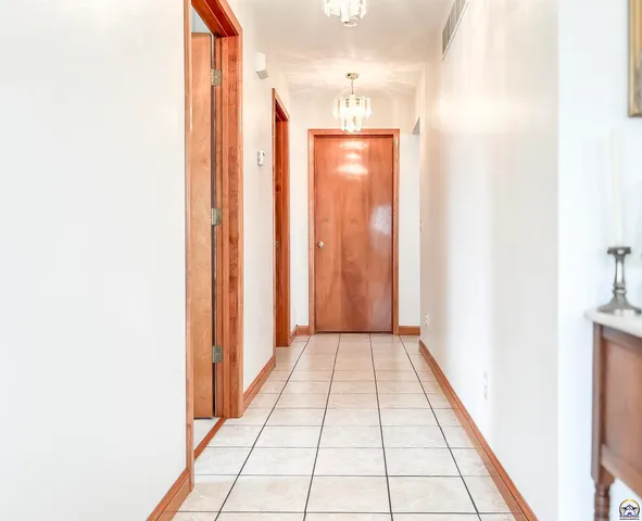 $438,000 | 1224 Pawnee Drive, St. Marys, KS 66536