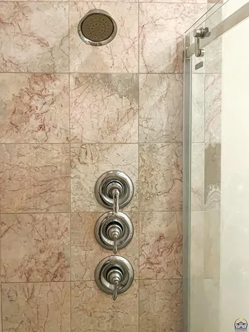 $438,000 | 1224 Pawnee Drive, St. Marys, KS 66536