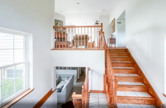 $438,000 | 1224 Pawnee Drive, St. Marys, KS 66536