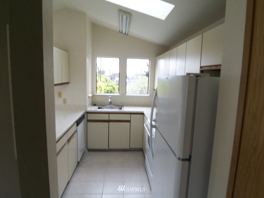 751 North 86th Street Seattle, WA 98103 - Photo 8 of 21 Gallery Image 8