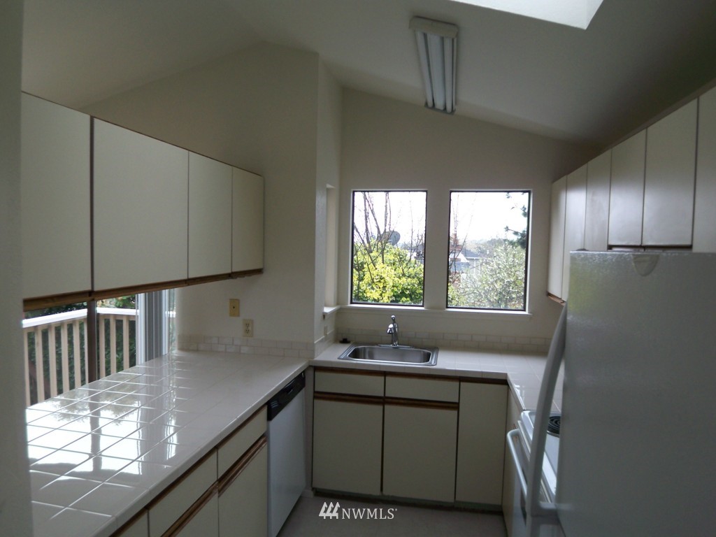 751 North 86th Street Seattle, WA 98103 - Photo 10 of 21 Gallery Image 10