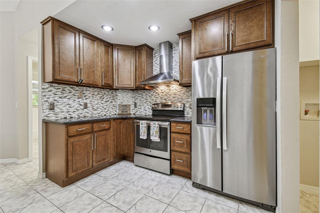 5504 Bruton Road Plant City, FL 33565 - Photo 11 of 96 Gallery Image 11
