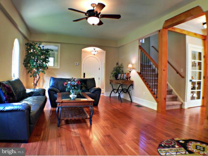 1641 Mill Road Furlong, PA 18925 - Photo 5 of 25 Living Room