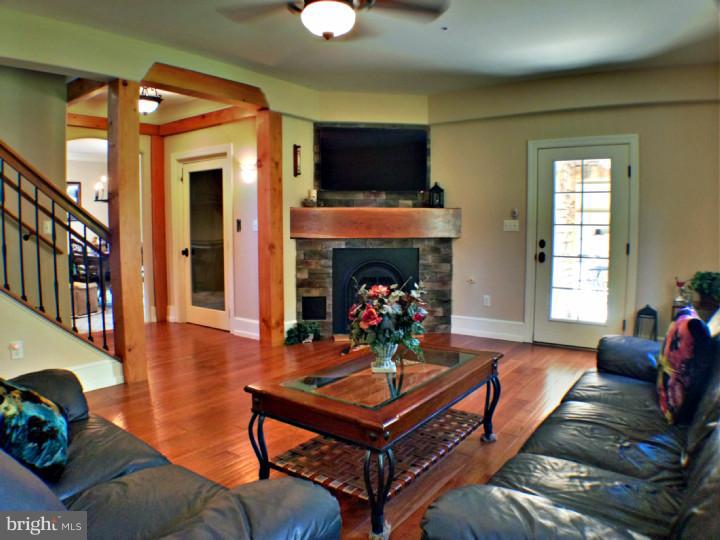 1641 Mill Road Furlong, PA 18925 - Photo 6 of 25 Living Room