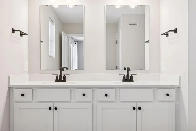 $425,000 | 9597 4th Street North, Lake Elmo, MN 55042