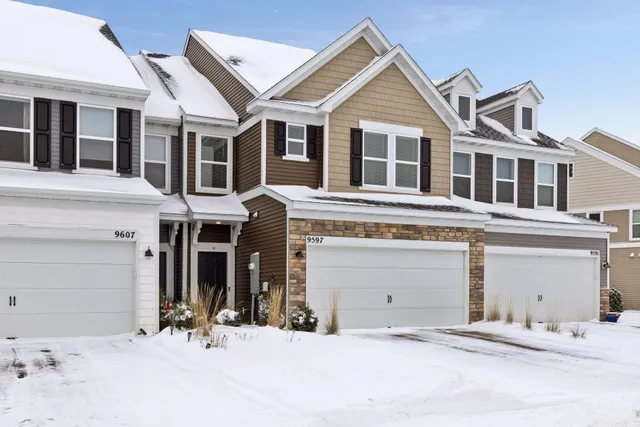 $425,000 | 9597 4th Street North, Lake Elmo, MN 55042