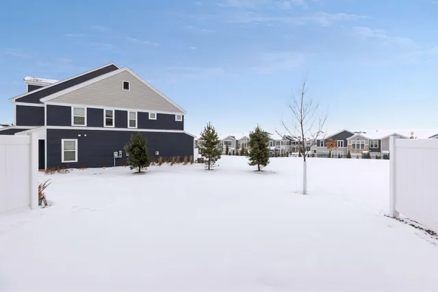 $425,000 | 9597 4th Street North, Lake Elmo, MN 55042