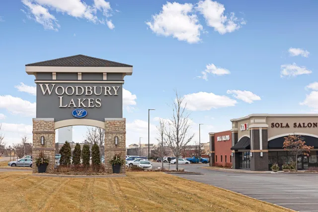 $425,000 | 9597 4th Street North, Lake Elmo, MN 55042