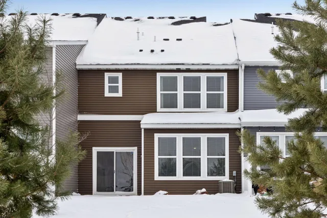 $425,000 | 9597 4th Street North, Lake Elmo, MN 55042