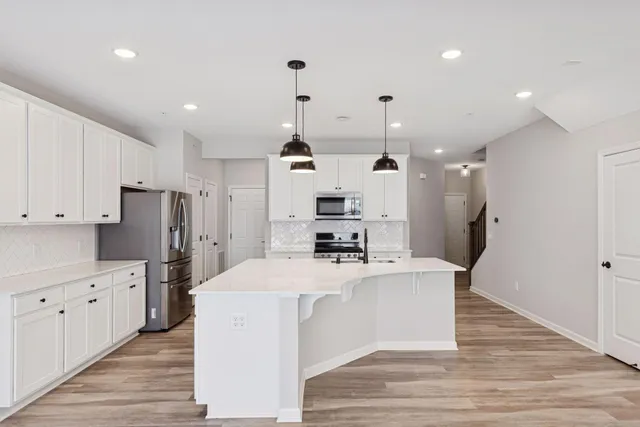 $425,000 | 9597 4th Street North, Lake Elmo, MN 55042