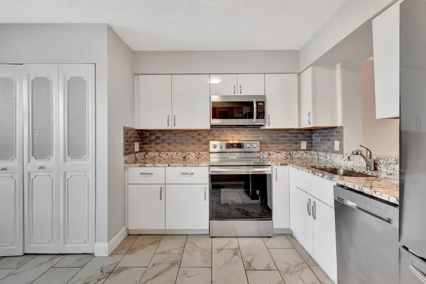 $1,750 | 14623 Bonaire Boulevard, Unit 502, Delray Beach, FL 33446