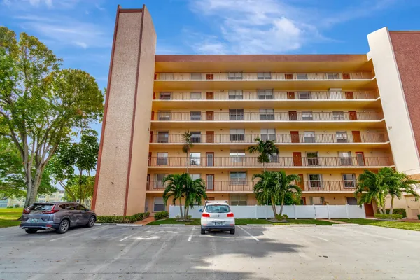 $1,750 | 14623 Bonaire Boulevard, Unit 502, Delray Beach, FL 33446
