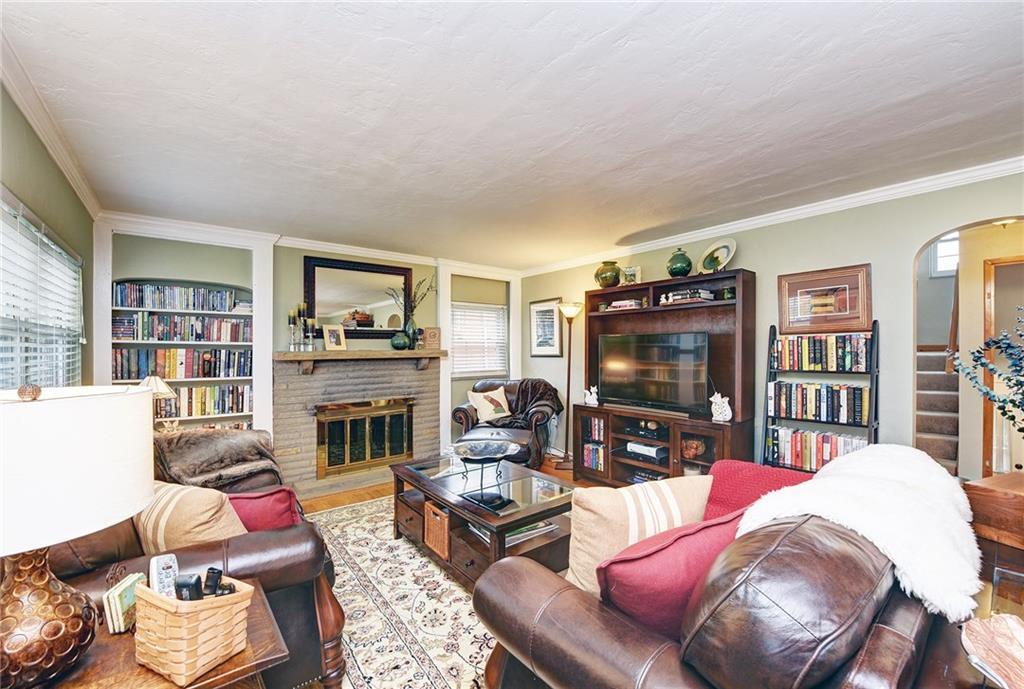 1106 Girard Road Pittsburgh, PA 15227 - Photo 3 of 25 Gallery Image 3