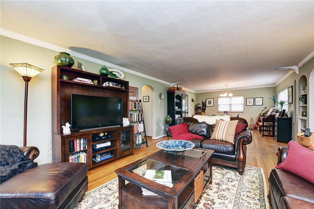 1106 Girard Road Pittsburgh, PA 15227 - Photo 6 of 25 Gallery Image 6