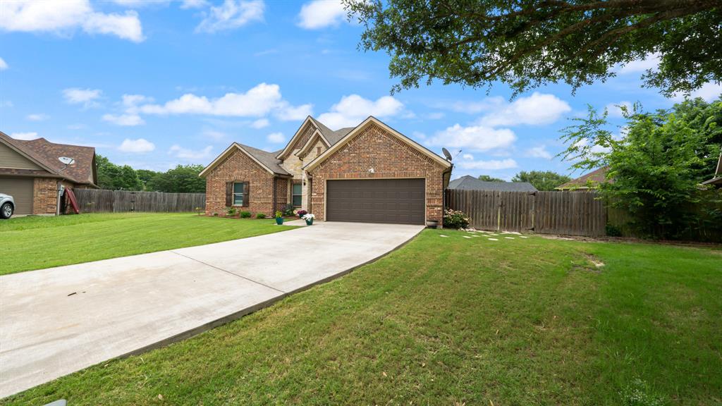 1401 Ridgebriar Drive Kaufman, TX 75142 - Photo 2 of 26 Front of house