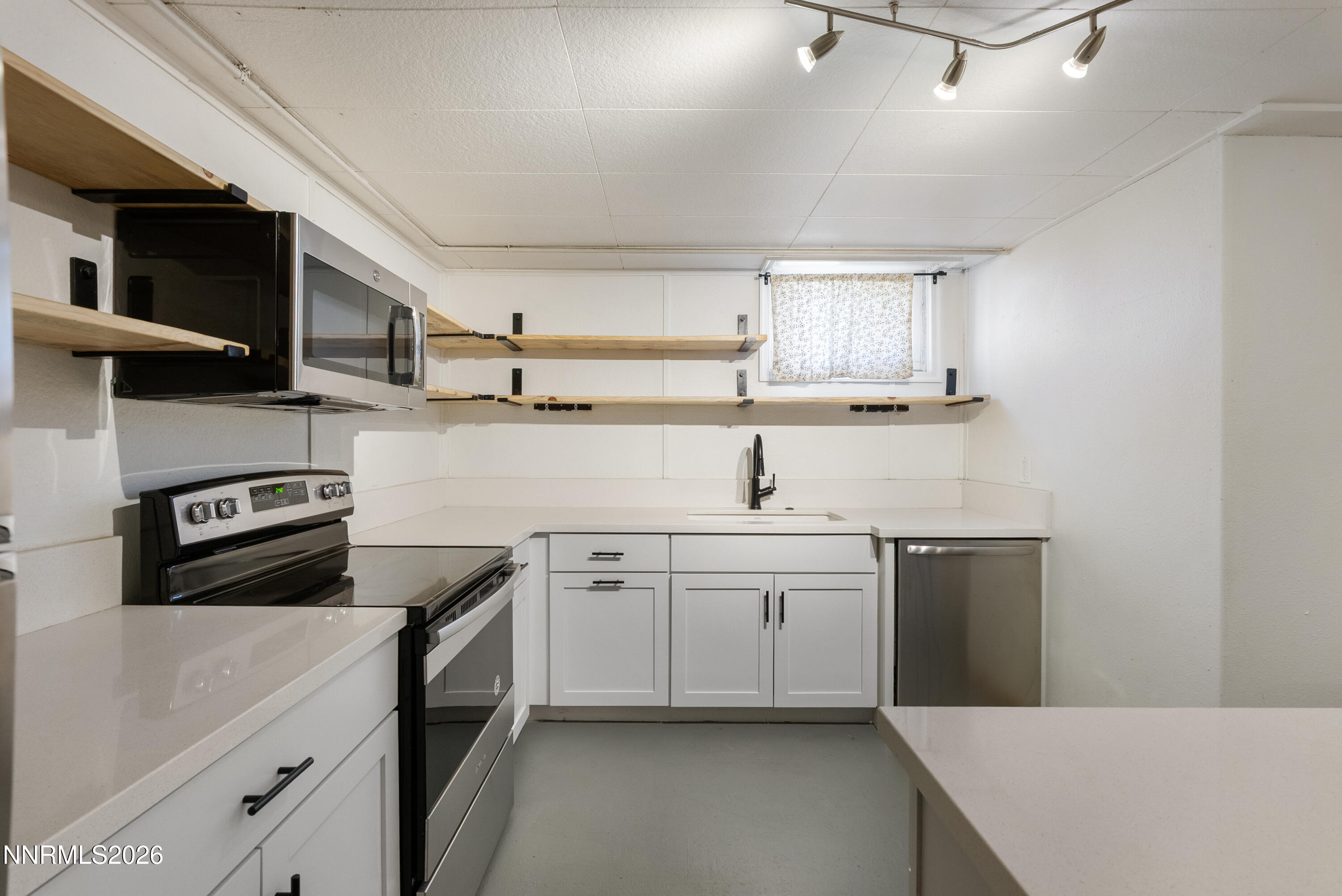 1060 Whitaker Drive Reno, NV 89503 - Photo 30 of 41 1060WhitakeDrive-43