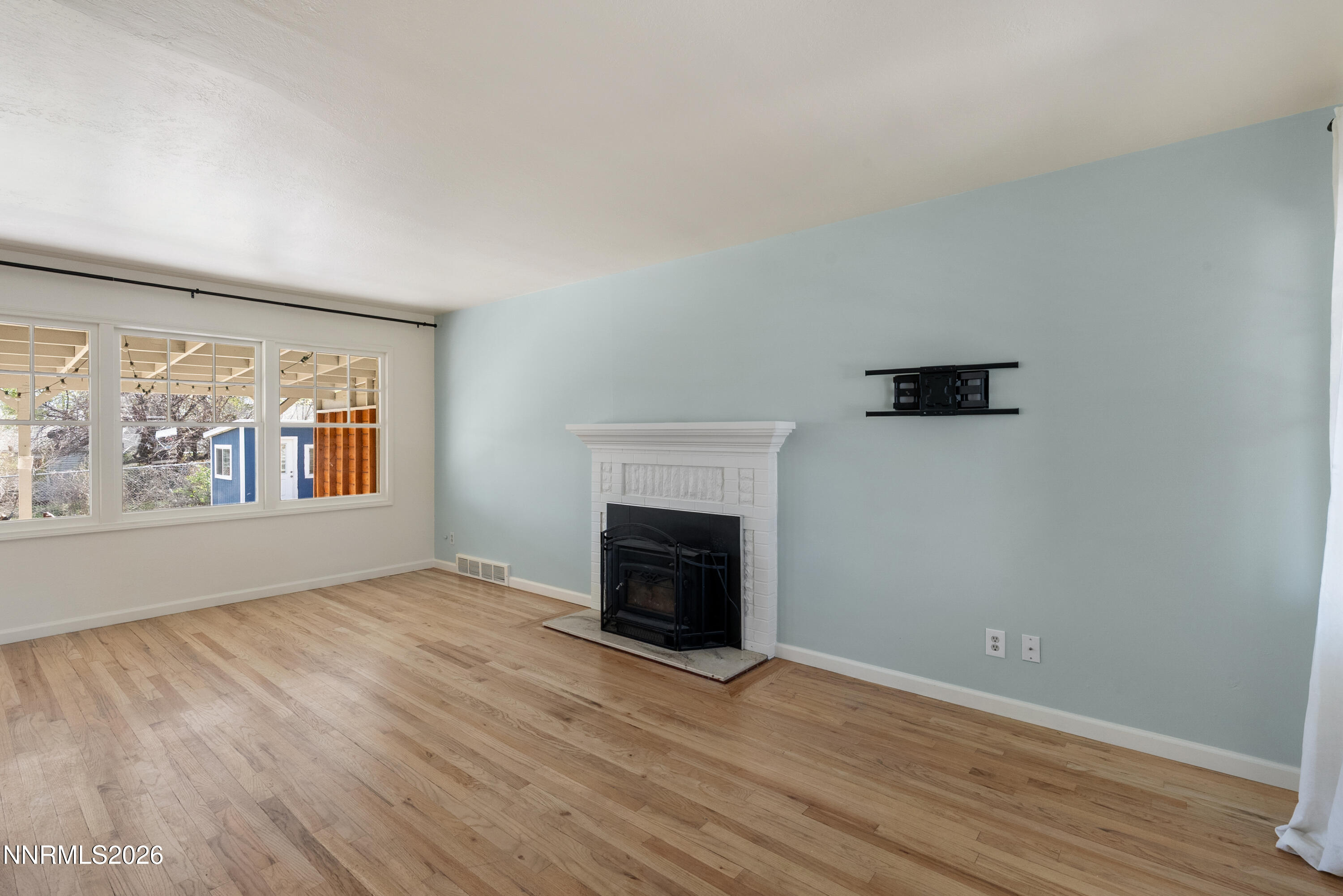 1060 Whitaker Drive Reno, NV 89503 - Photo 6 of 41 1060WhitakeDrive-18